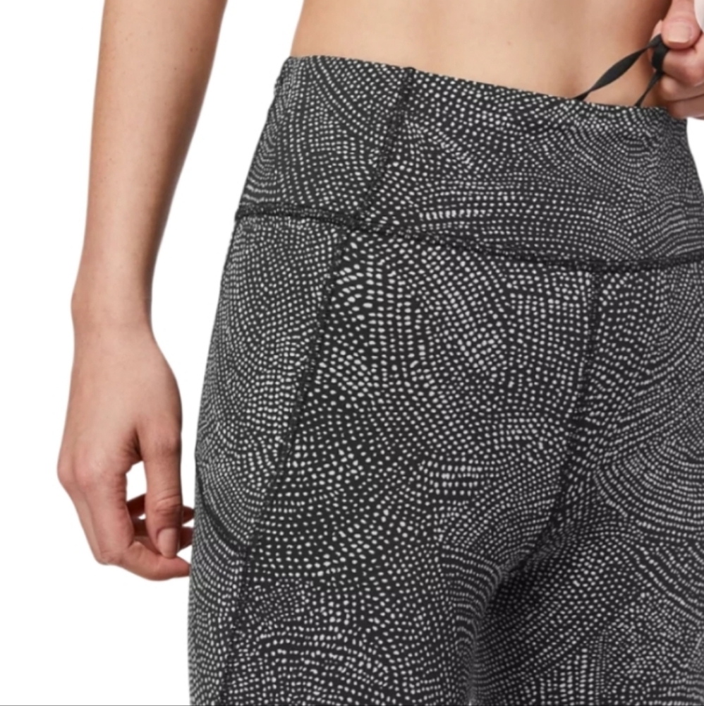 Lululemon athletica Final LapCrop 23" Black and White Patterned Women's Leggings - Picture 3 of 11
